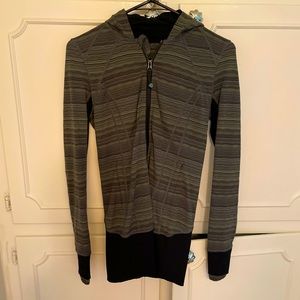Lululemon black and green define jacket-size 4